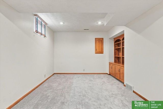 1816 N 129 Circle, Omaha, NE 68154