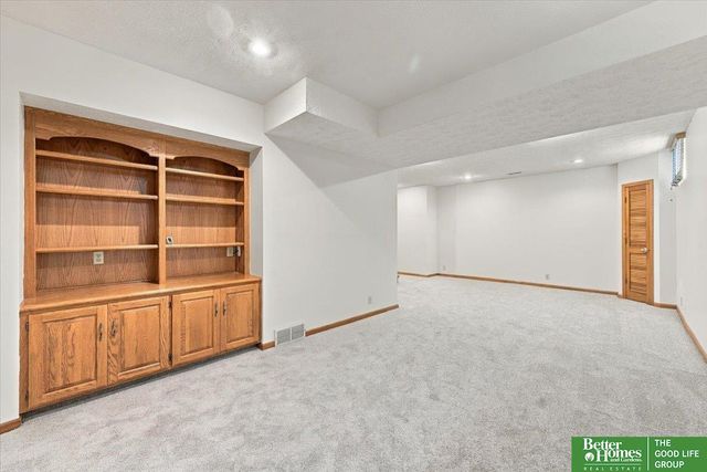 1816 N 129 Circle, Omaha, NE 68154