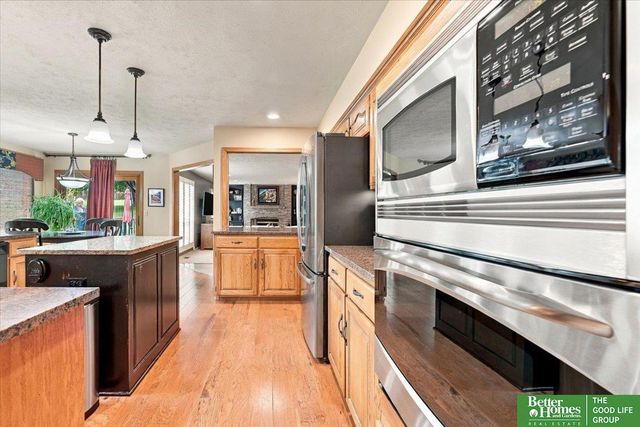 1816 N 129 Circle, Omaha, NE 68154