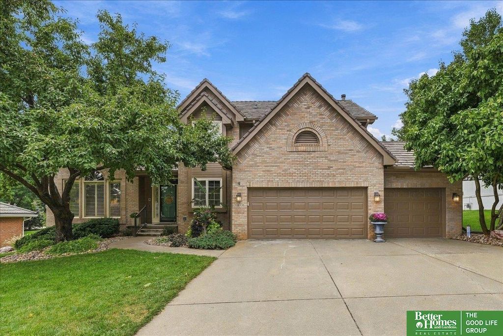 1816 N 129 Circle, Omaha, NE 68154