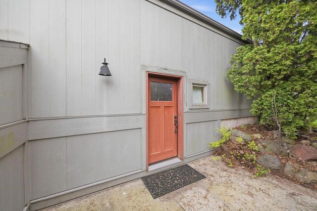 6265 Onwenstia Trail, Oregon, WI 53575