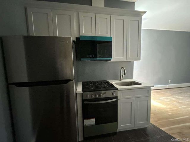 298 Cooper Street 4, Brooklyn, NY 11237