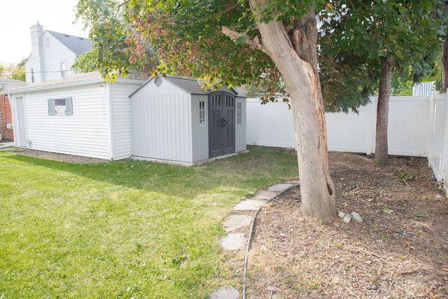 3310 Birchwood Street, Trenton, MI 48183