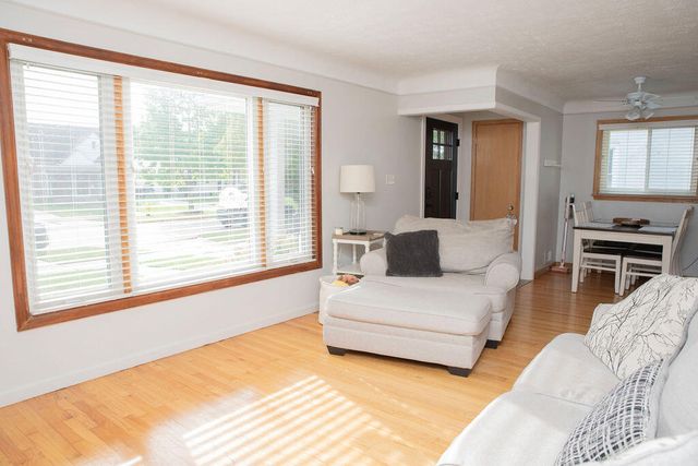 3310 Birchwood Street, Trenton, MI 48183