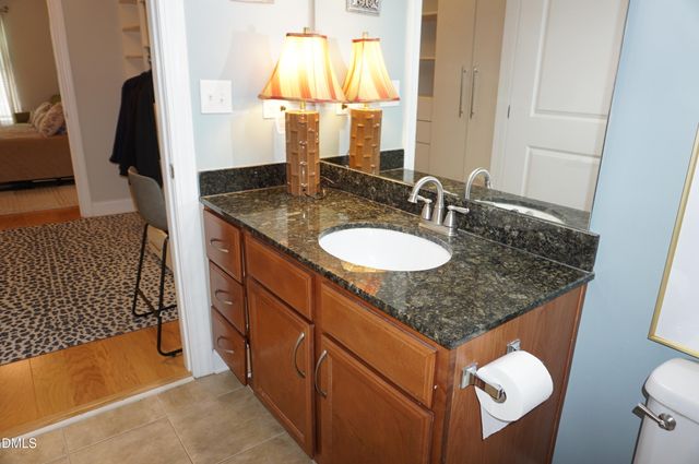 222 Glenwood Avenue 212, Raleigh, NC 27603