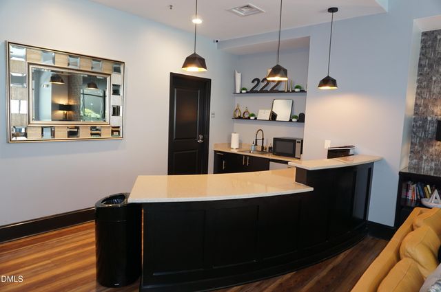 222 Glenwood Avenue 212, Raleigh, NC 27603