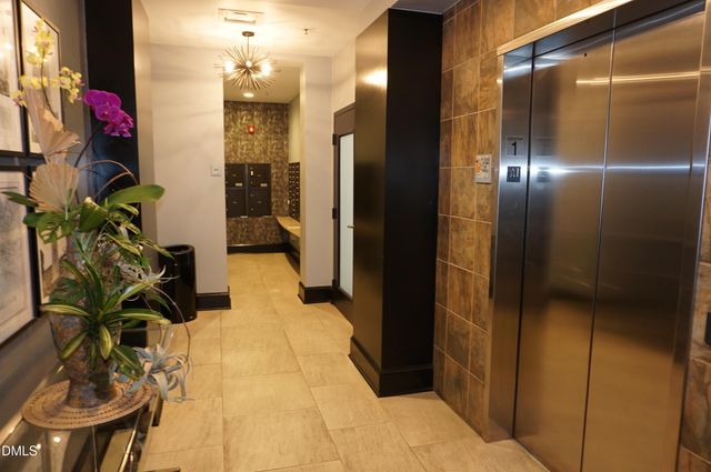 222 Glenwood Avenue 212, Raleigh, NC 27603