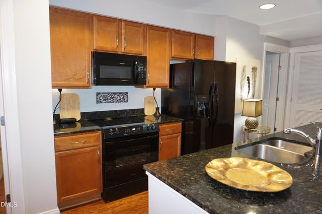 222 Glenwood Avenue 212, Raleigh, NC 27603