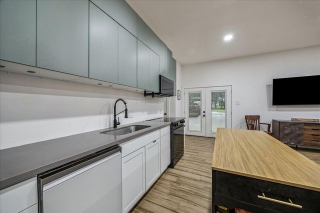 38 E Kitty Hawk Street, Richmond, TX 77406