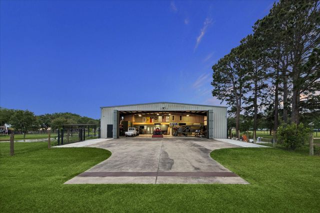 38 E Kitty Hawk Street, Richmond, TX 77406