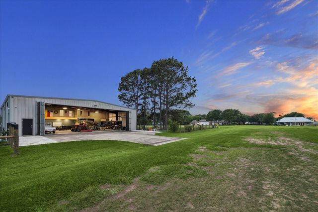 38 E Kitty Hawk Street, Richmond, TX 77406