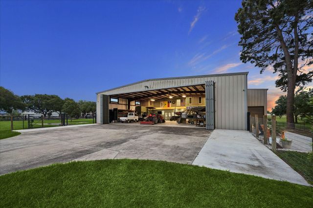 38 E Kitty Hawk Street, Richmond, TX 77406