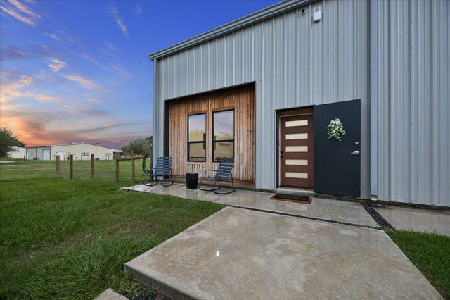 38 E Kitty Hawk Street, Richmond, TX 77406