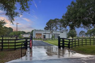 38 E Kitty Hawk Street, Richmond, TX 77406