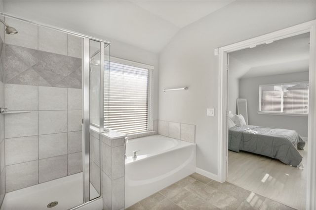 817 Cloverwood Drive, Fort Worth, TX 76036