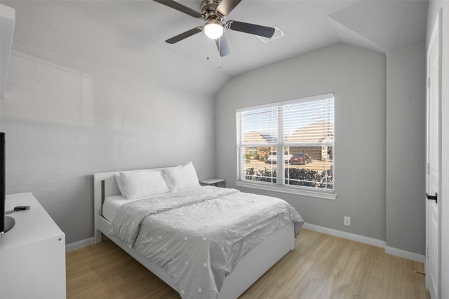 817 Cloverwood Drive, Fort Worth, TX 76036