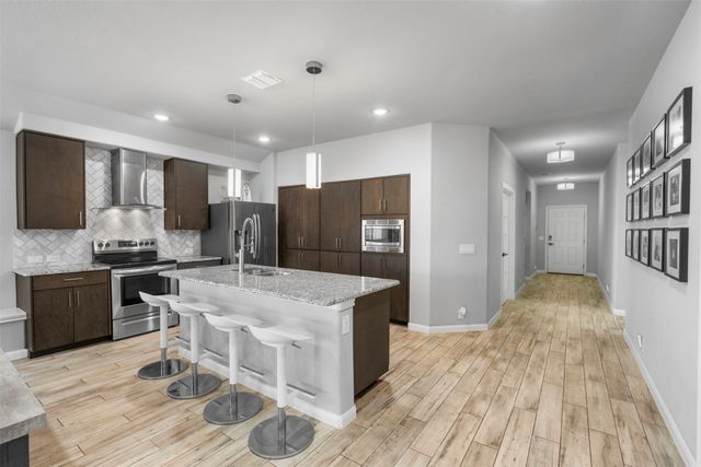 817 Cloverwood Drive, Fort Worth, TX 76036