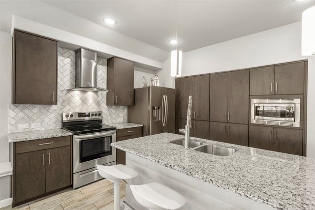 817 Cloverwood Drive, Fort Worth, TX 76036