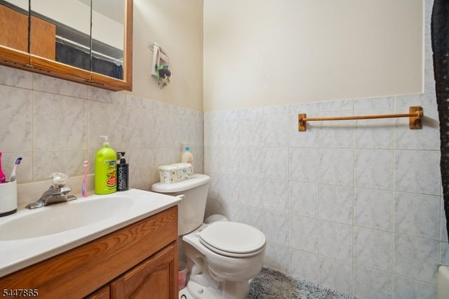 235 4Th St, Newark City, NJ 07107