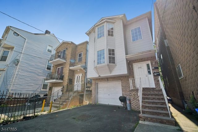 235 4Th St, Newark City, NJ 07107