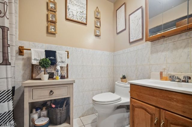 235 4Th St, Newark City, NJ 07107