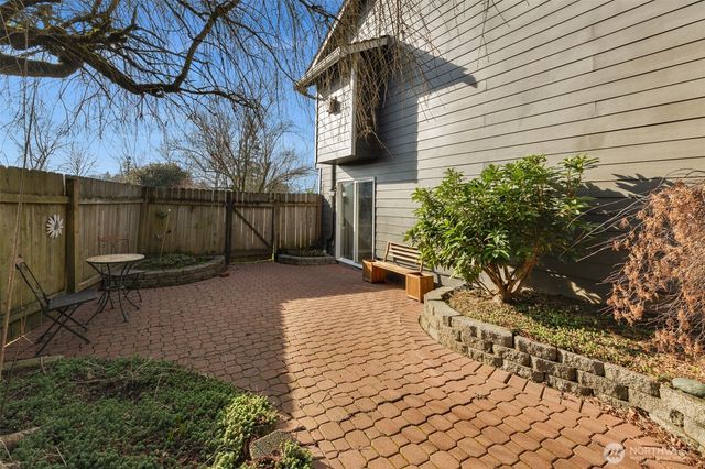 5909 73rd Avenue NE, Marysville, WA 98270