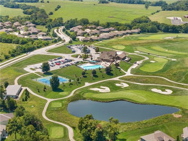 801 Bridgeshire Drive, Raymore, MO 64083