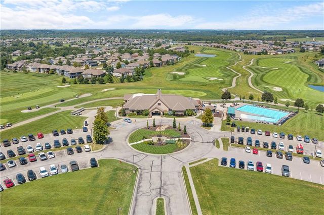 801 Bridgeshire Drive, Raymore, MO 64083