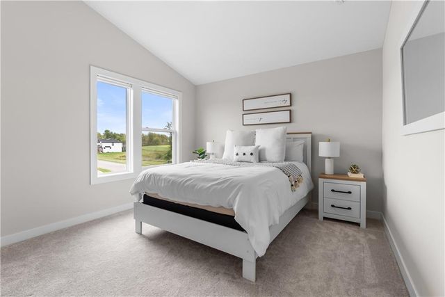 801 Bridgeshire Drive, Raymore, MO 64083