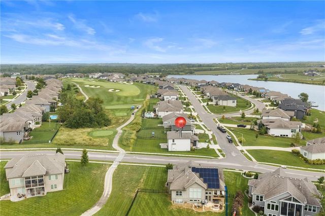 801 Bridgeshire Drive, Raymore, MO 64083