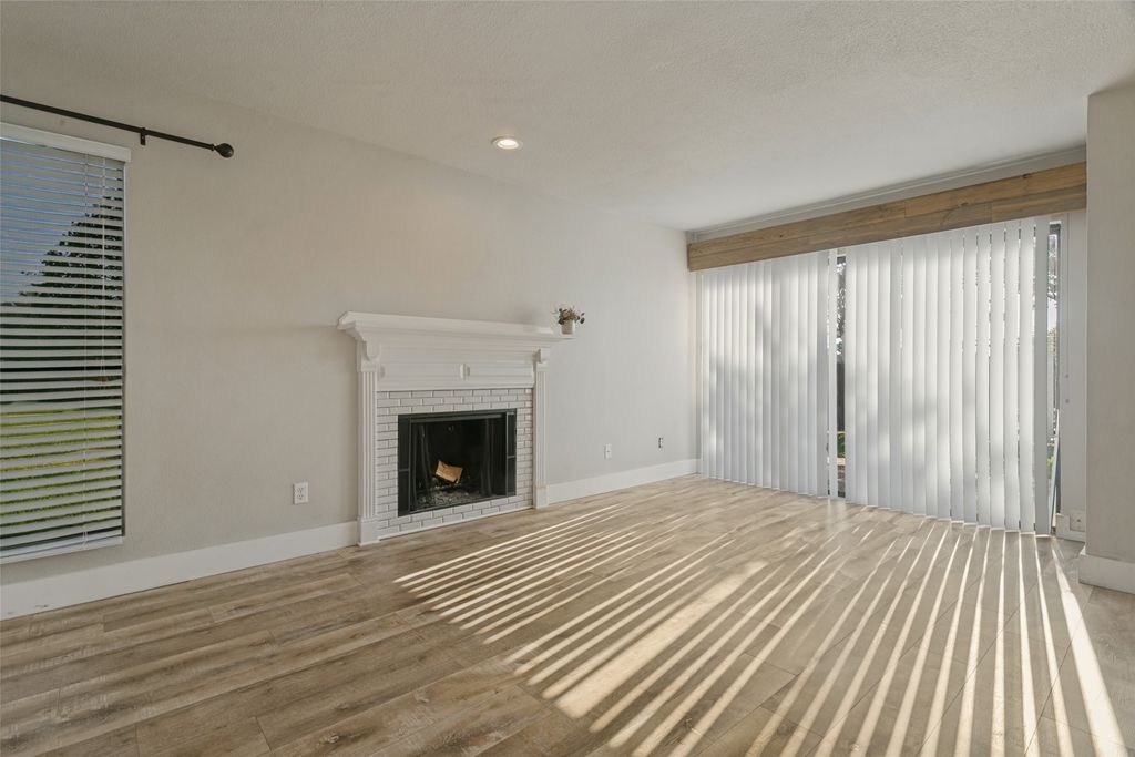 7 Dewberry Court, Bedford, TX 76021 — photo 5