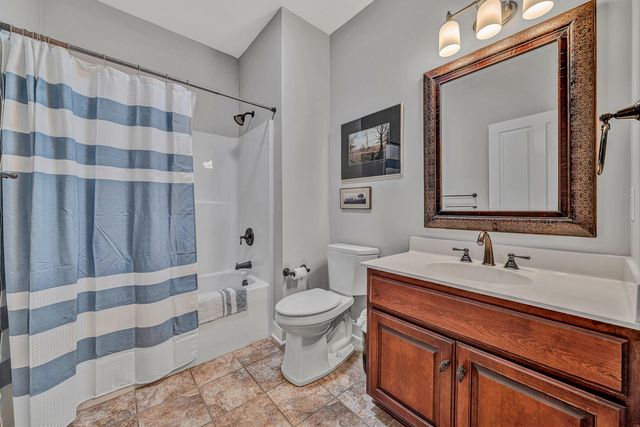 7102 Linn Cove CT, Roanoke, VA 24018
