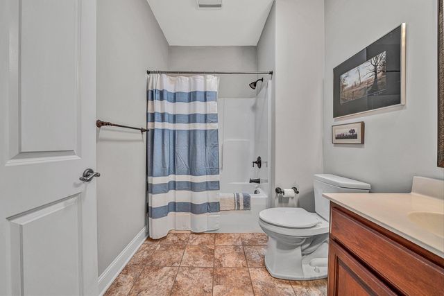 7102 Linn Cove CT, Roanoke, VA 24018