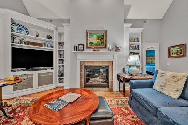7102 Linn Cove CT, Roanoke, VA 24018