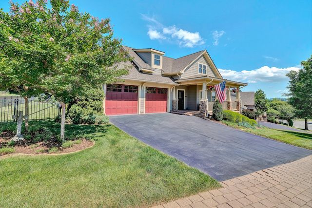 7102 Linn Cove CT, Roanoke, VA 24018