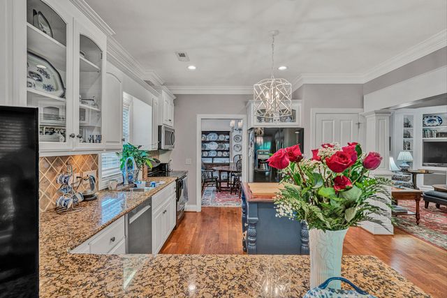 7102 Linn Cove CT, Roanoke, VA 24018
