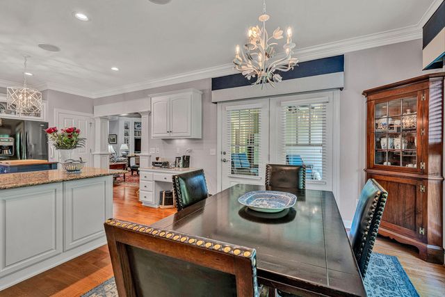 7102 Linn Cove CT, Roanoke, VA 24018
