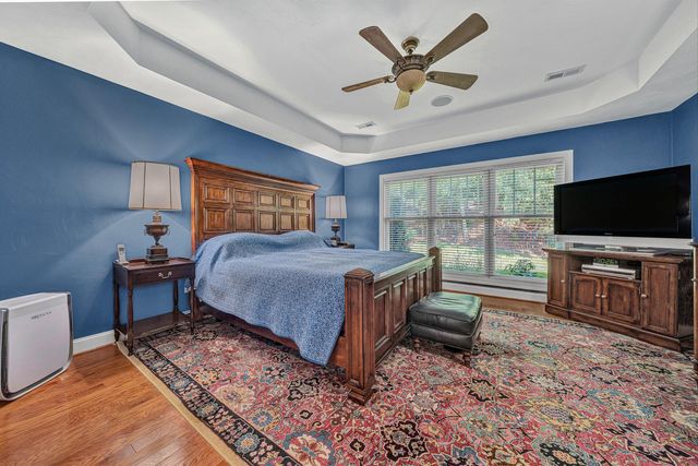 7102 Linn Cove CT, Roanoke, VA 24018