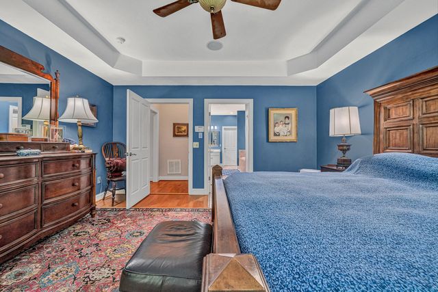 7102 Linn Cove CT, Roanoke, VA 24018