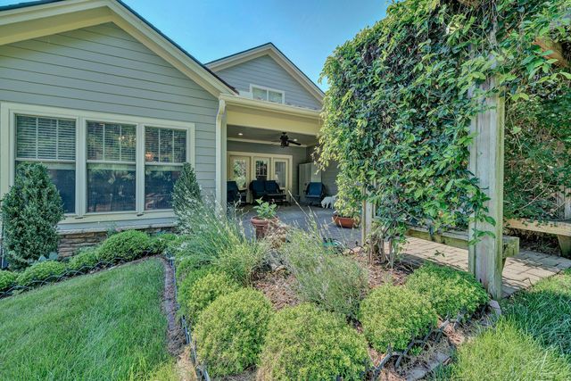 7102 Linn Cove CT, Roanoke, VA 24018