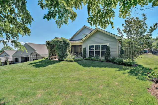 7102 Linn Cove CT, Roanoke, VA 24018
