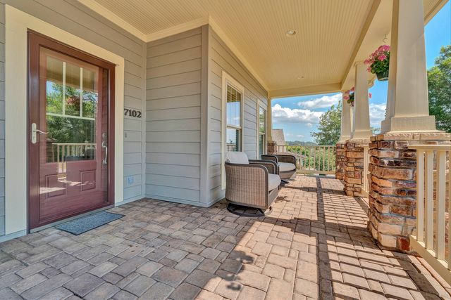 7102 Linn Cove CT, Roanoke, VA 24018
