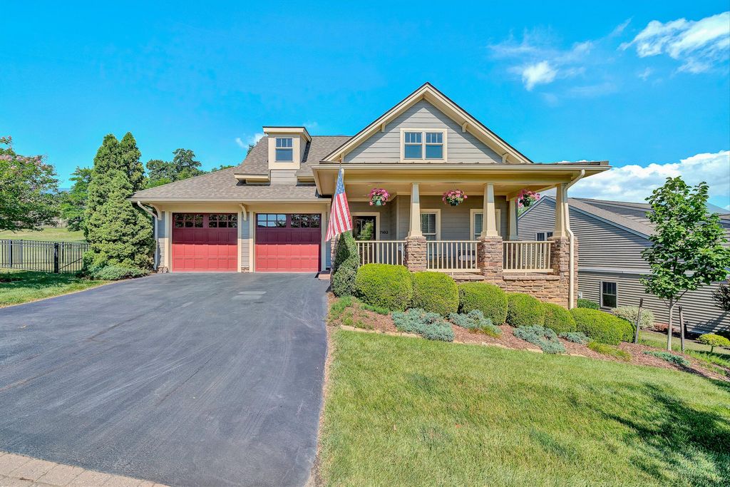 7102 Linn Cove CT, Roanoke, VA 24018