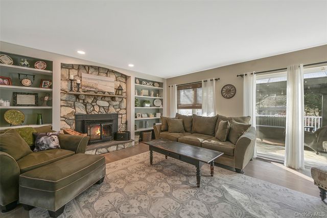 4 Apple Lane, Wading River, NY 11792