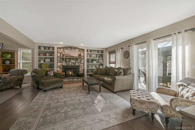 4 Apple Lane, Wading River, NY 11792