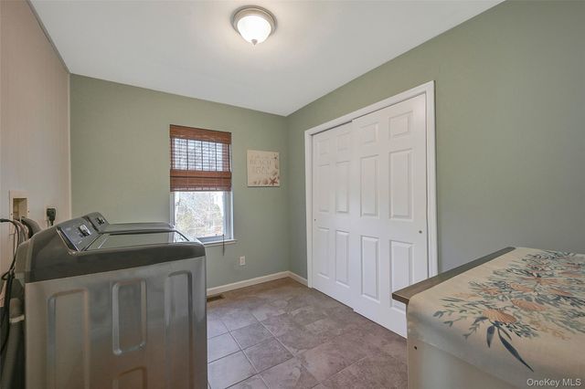 4 Apple Lane, Wading River, NY 11792