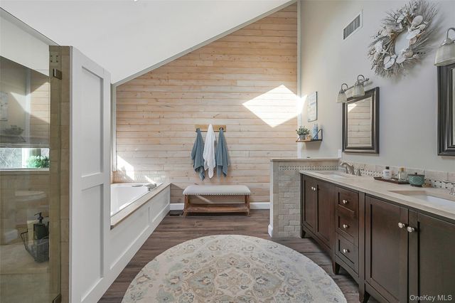 4 Apple Lane, Wading River, NY 11792