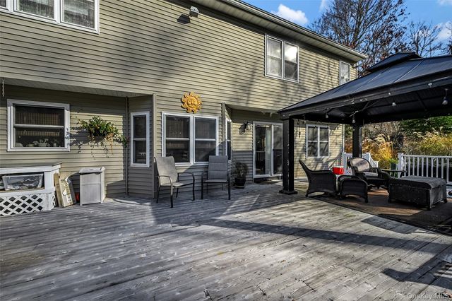 4 Apple Lane, Wading River, NY 11792