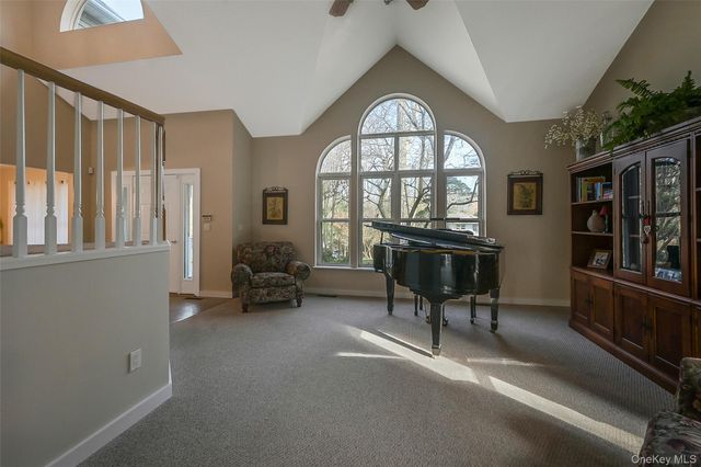 4 Apple Lane, Wading River, NY 11792