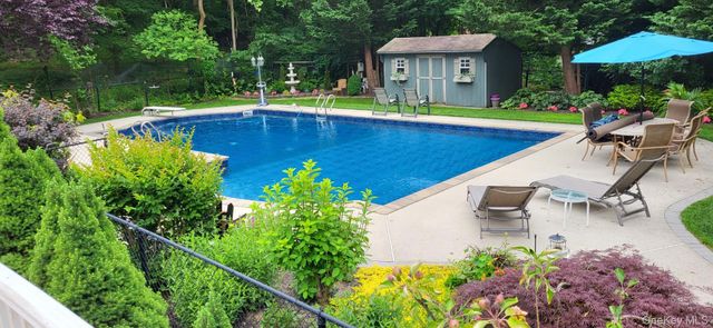 4 Apple Lane, Wading River, NY 11792